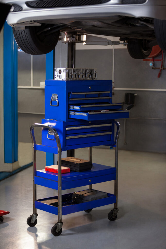 meble metalowe do warsztatu